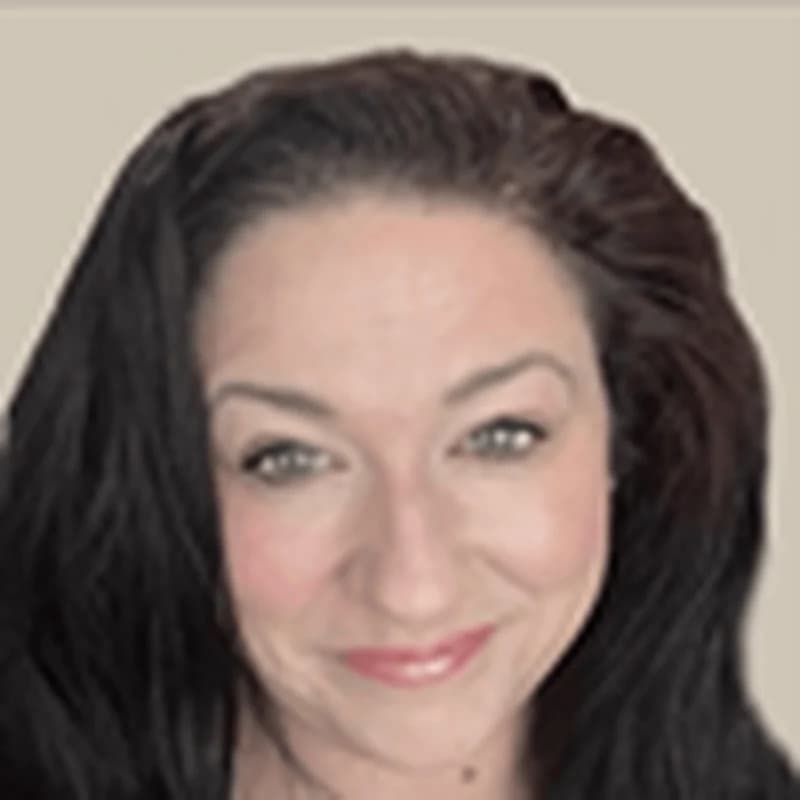 Headshot of Nicole Bayldon