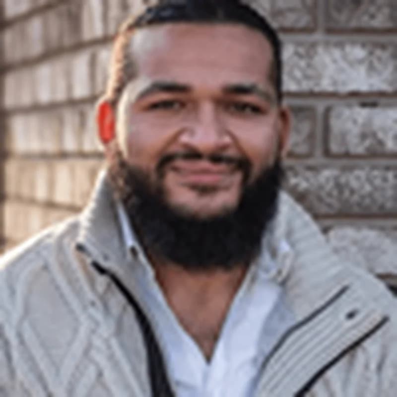 Headshot of Ryan Oldfield
